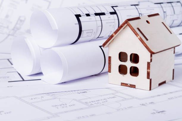 Tiny House on Wheels vs. Foundation: How the Plan Changes Before You Cut a Single Board